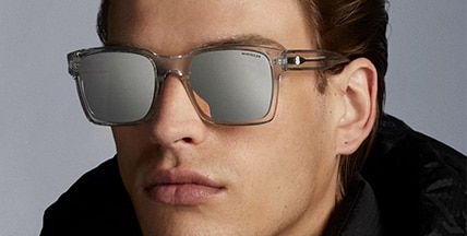 Imagen de hombre con gafa de marca exclusiva
